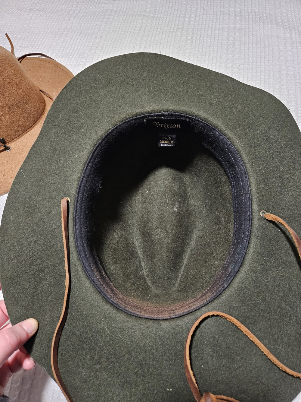 Lot Of Three Brixton Wool Ranch Hats in Beige, Olive, Tan, with Brown Chin Strap - Picture 6 of 7